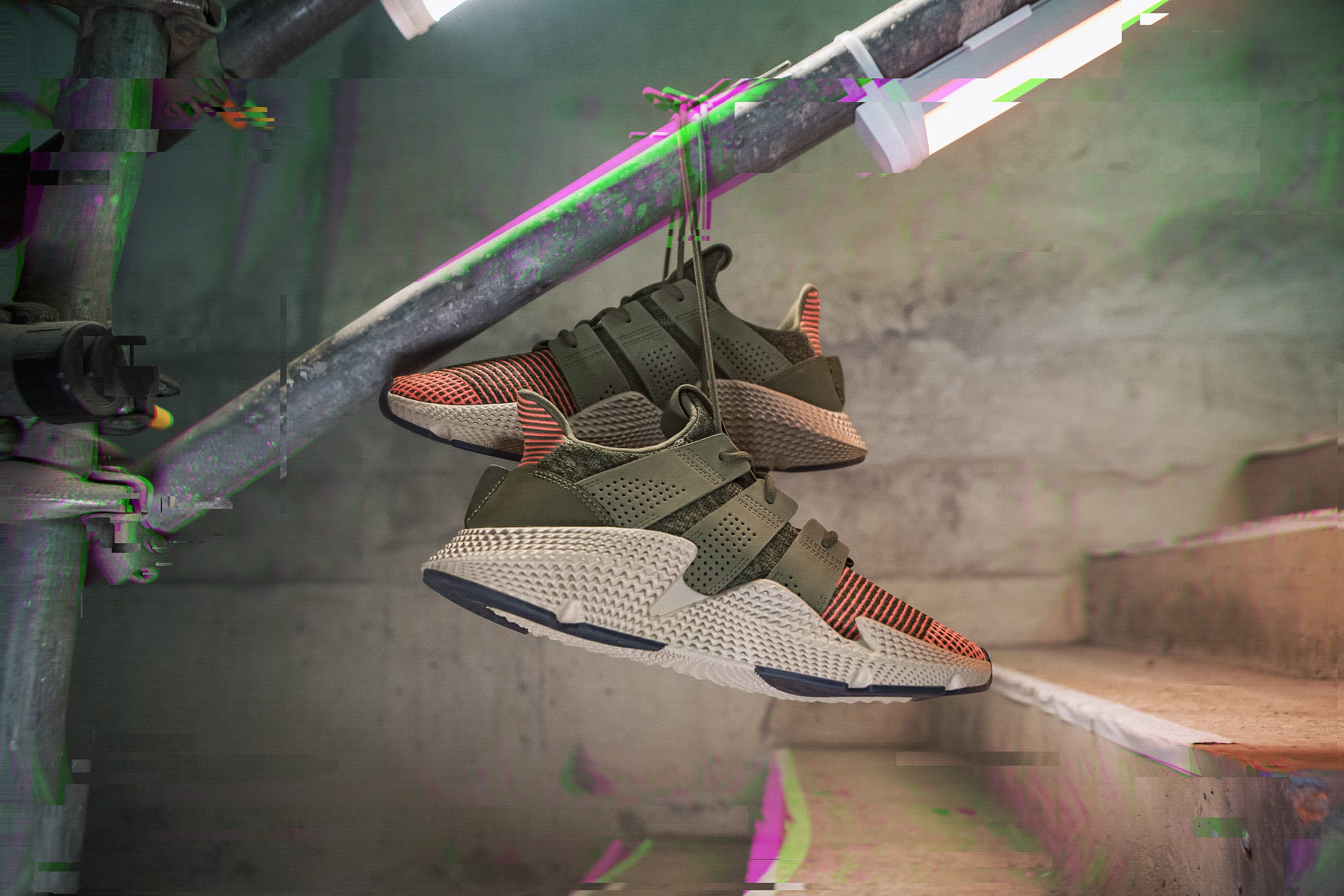 +H21020_Originals_Prophere_SS18_KEY_March-Look05_CQ2127_Foundation_off_Foot