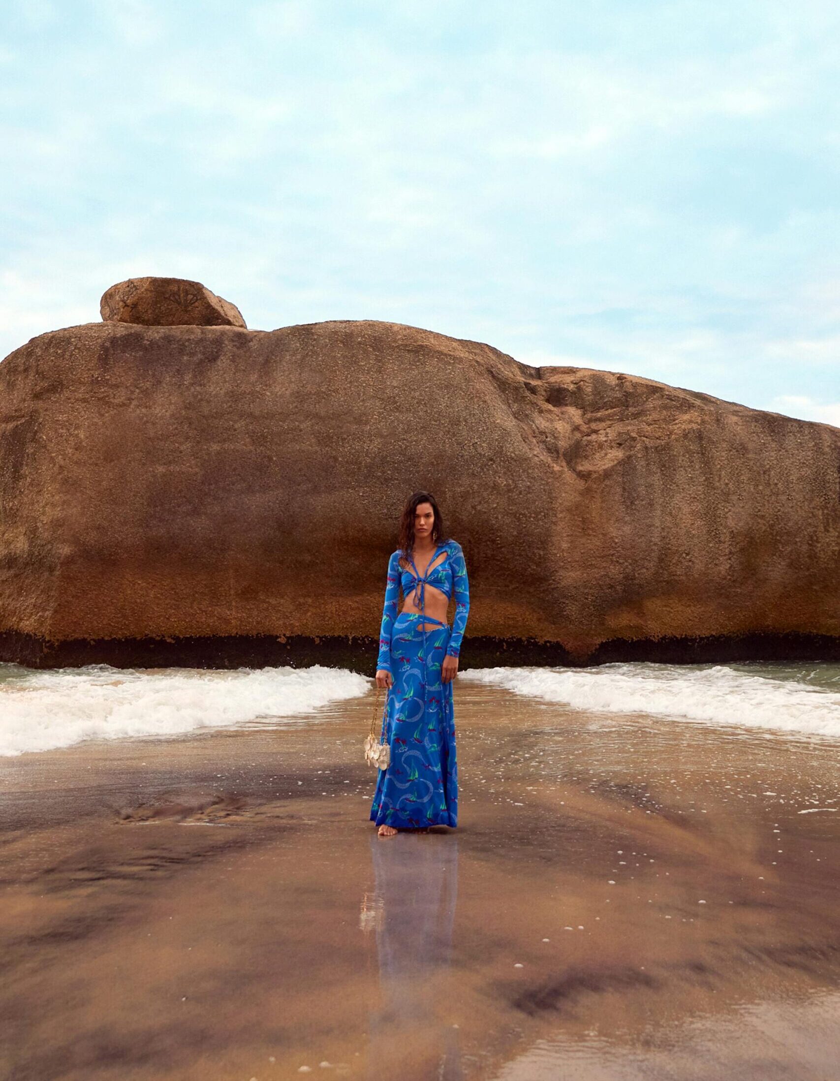 1747928030-rabanne_sunset-to-sunrise_melissa-de-oliveira_photo-3-1