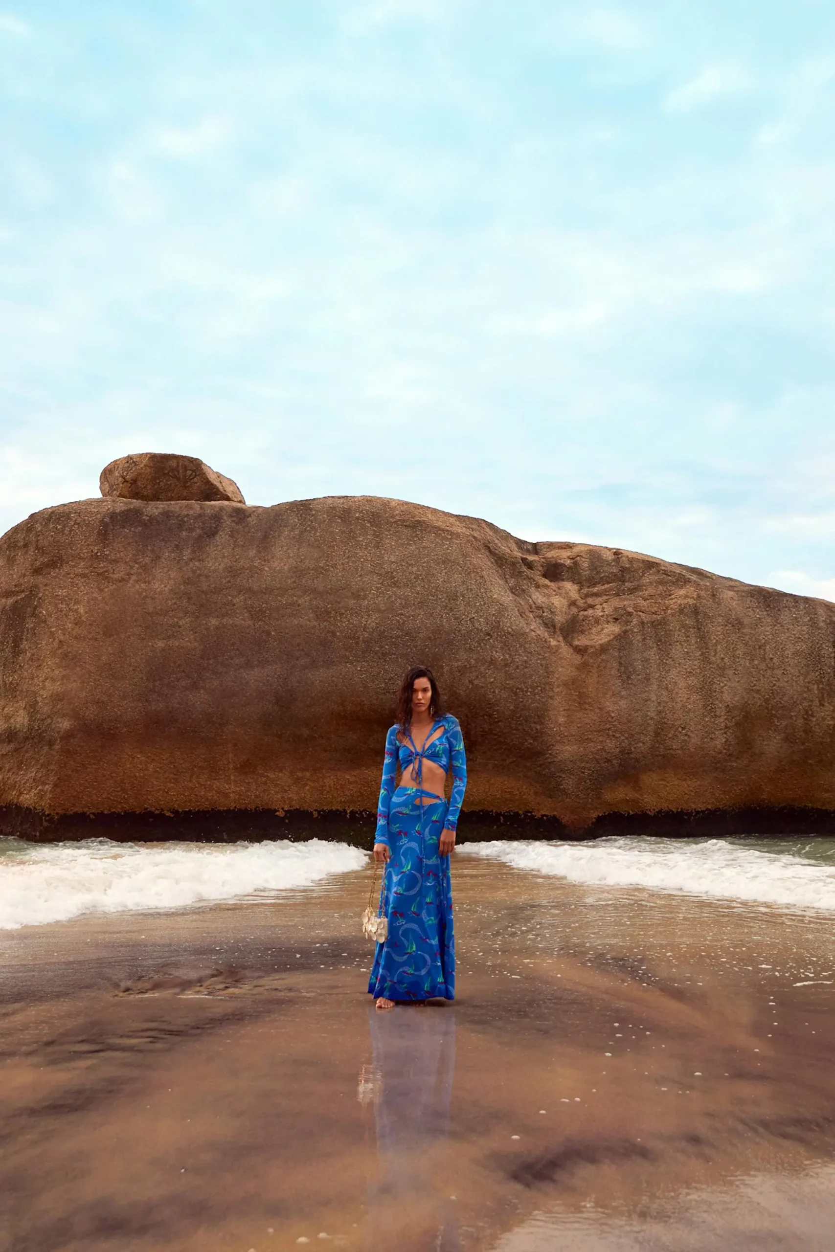 1747928030-rabanne_sunset-to-sunrise_melissa-de-oliveira_photo-3-1