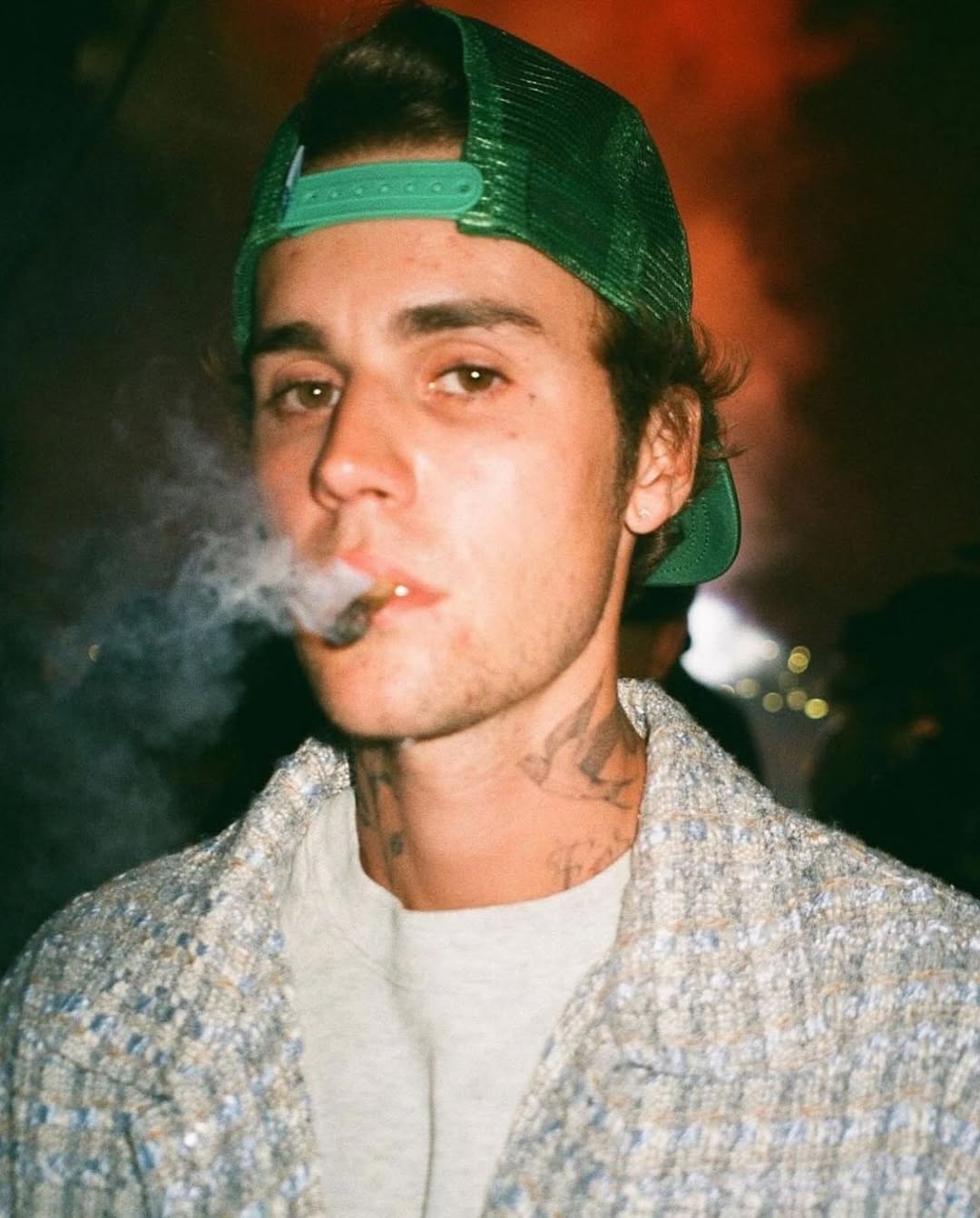 THOUGHTS! JUSTIN BIEBER IS RELEASING THIS STONER FRIENDLY PHONE CASE AS PART OF HIS SKYLRK BRAND ••Follow @streetwear.stockmarket for more content!