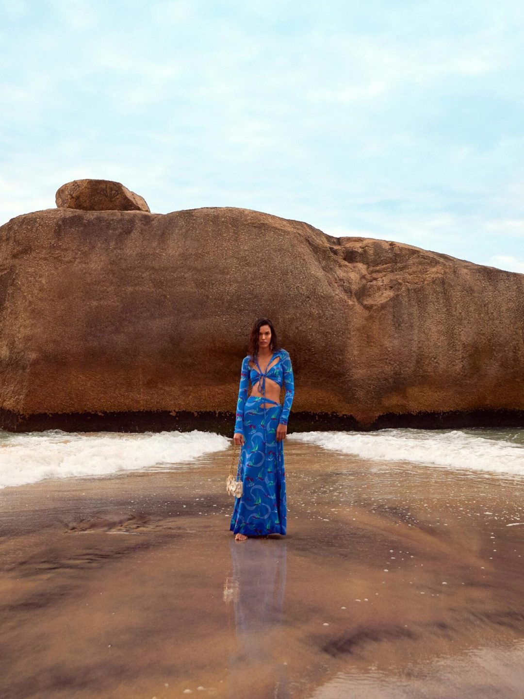 1747928030-rabanne_sunset-to-sunrise_melissa-de-oliveira_photo-3-1