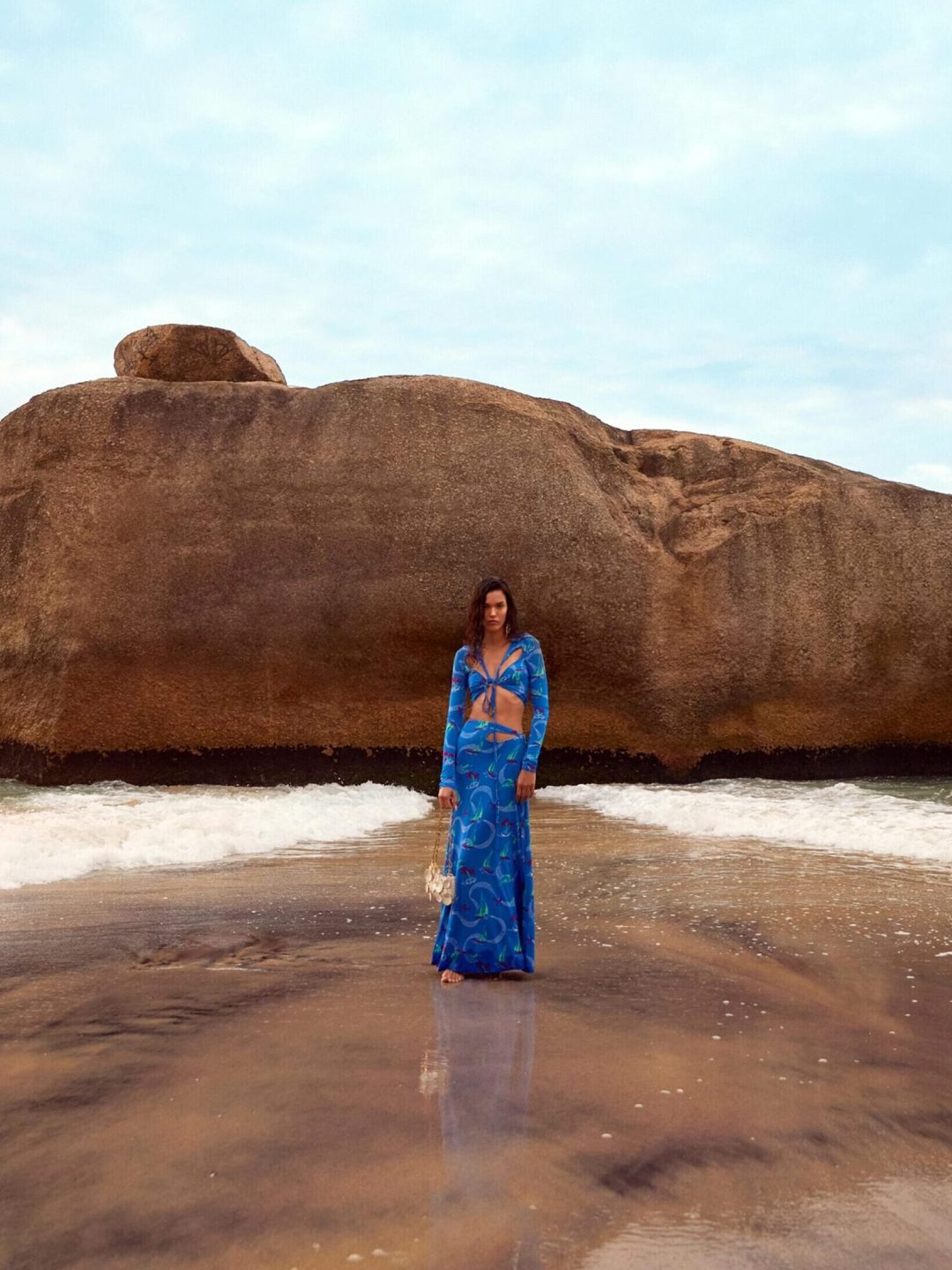 1747928030-rabanne_sunset-to-sunrise_melissa-de-oliveira_photo-3-1