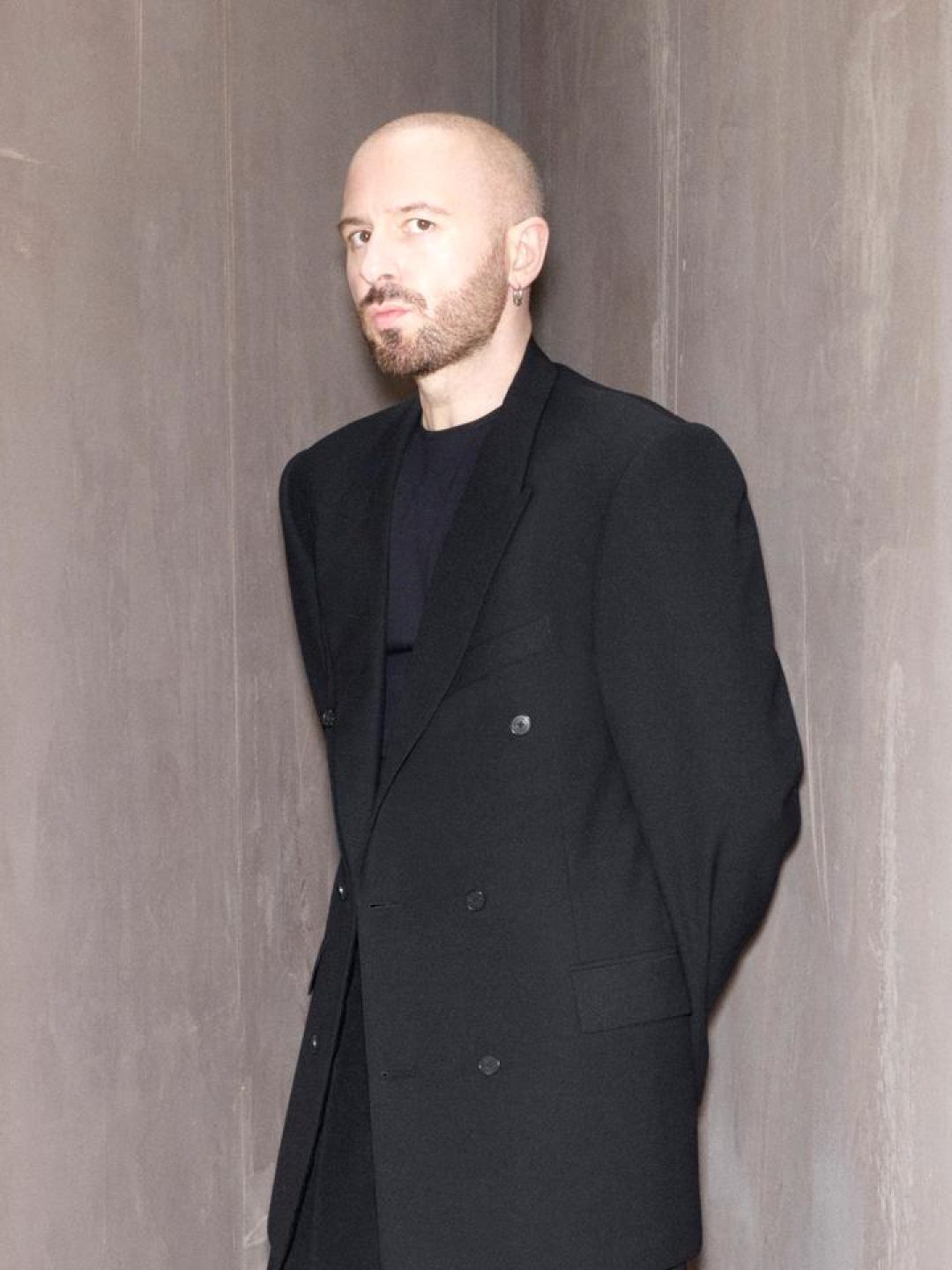 9180edf_636696358-demna-gvasalia-portrait