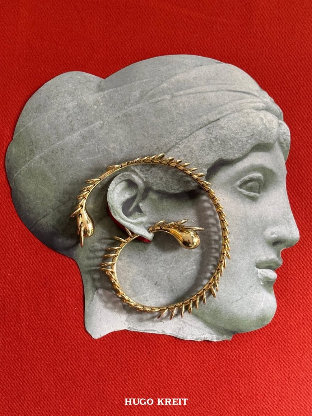 Ancient faces, new ornaments.