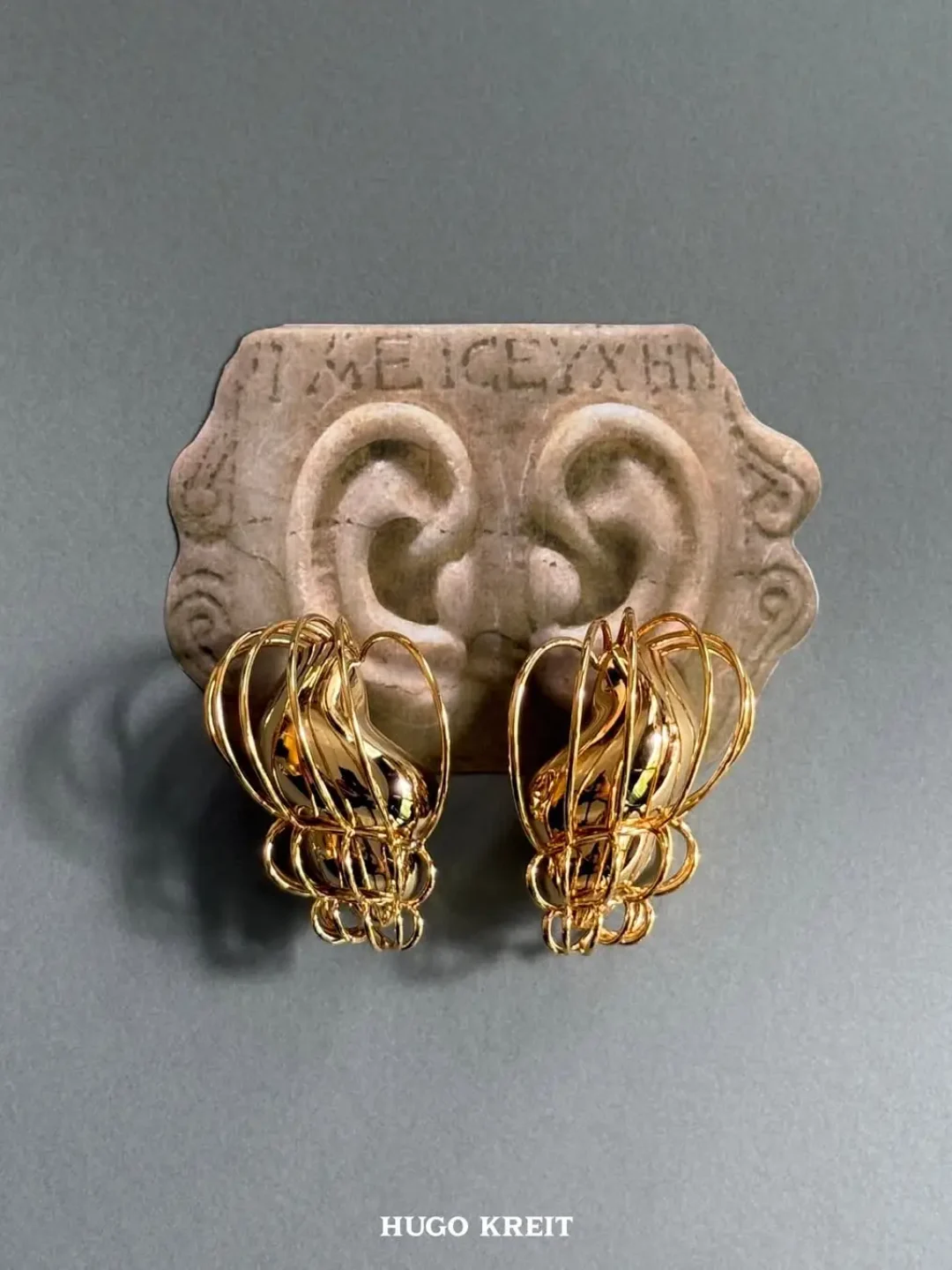 Ancient faces, new ornaments. (1)