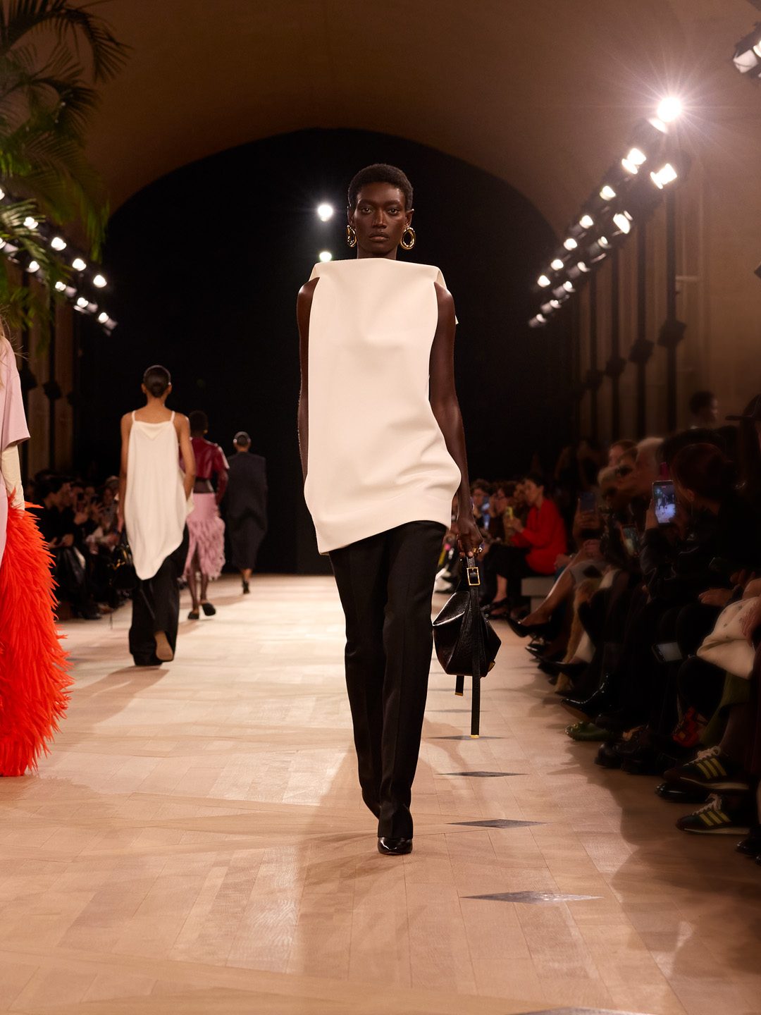 BALENCIAGA SUMMER 26 LOOK IMAGES_BALENCIAGA SUMMER 26 LOOK 20_FATOU