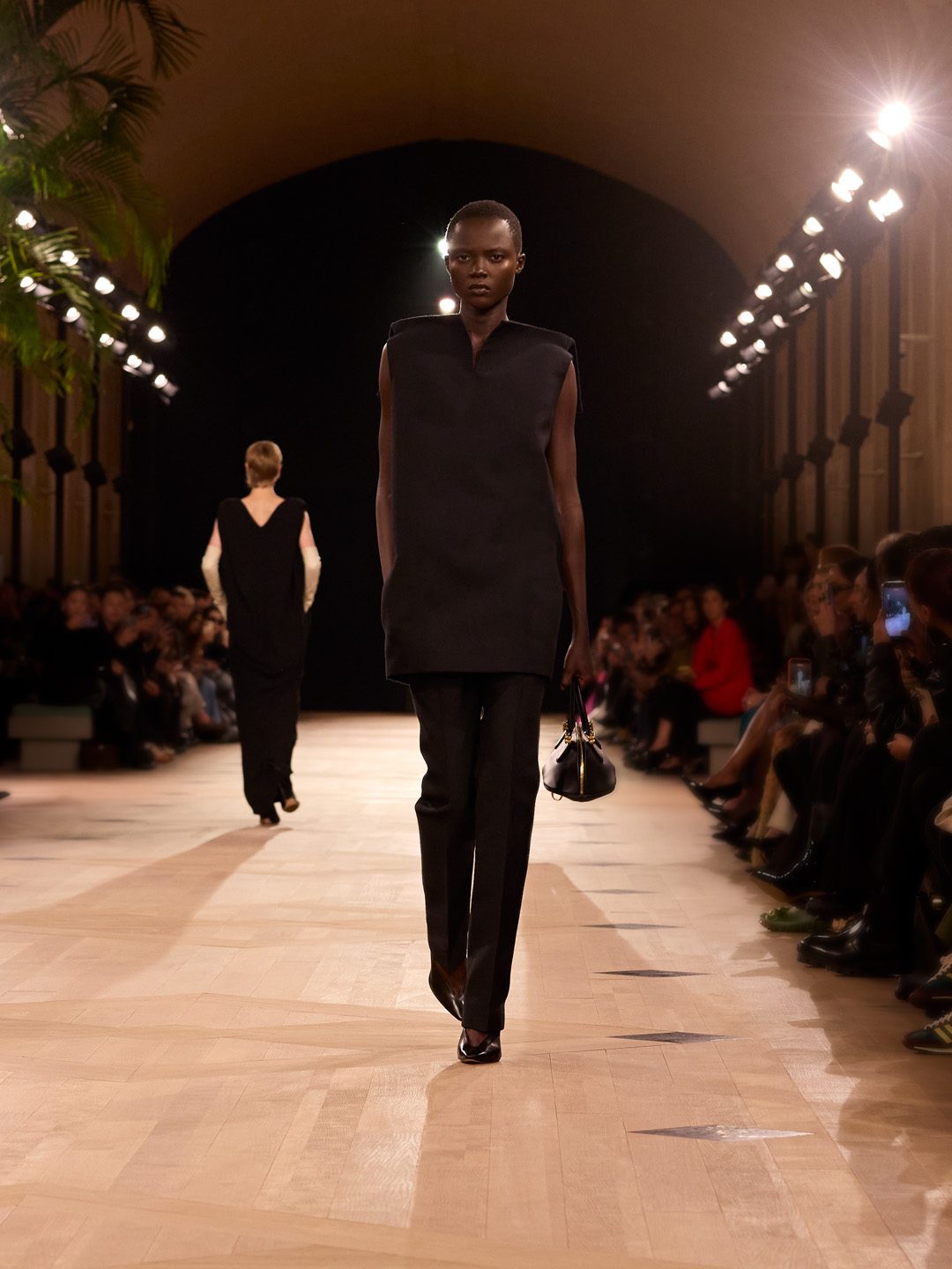 BALENCIAGA SUMMER 26 LOOK IMAGES_BALENCIAGA SUMMER 26 LOOK 2_AJUS