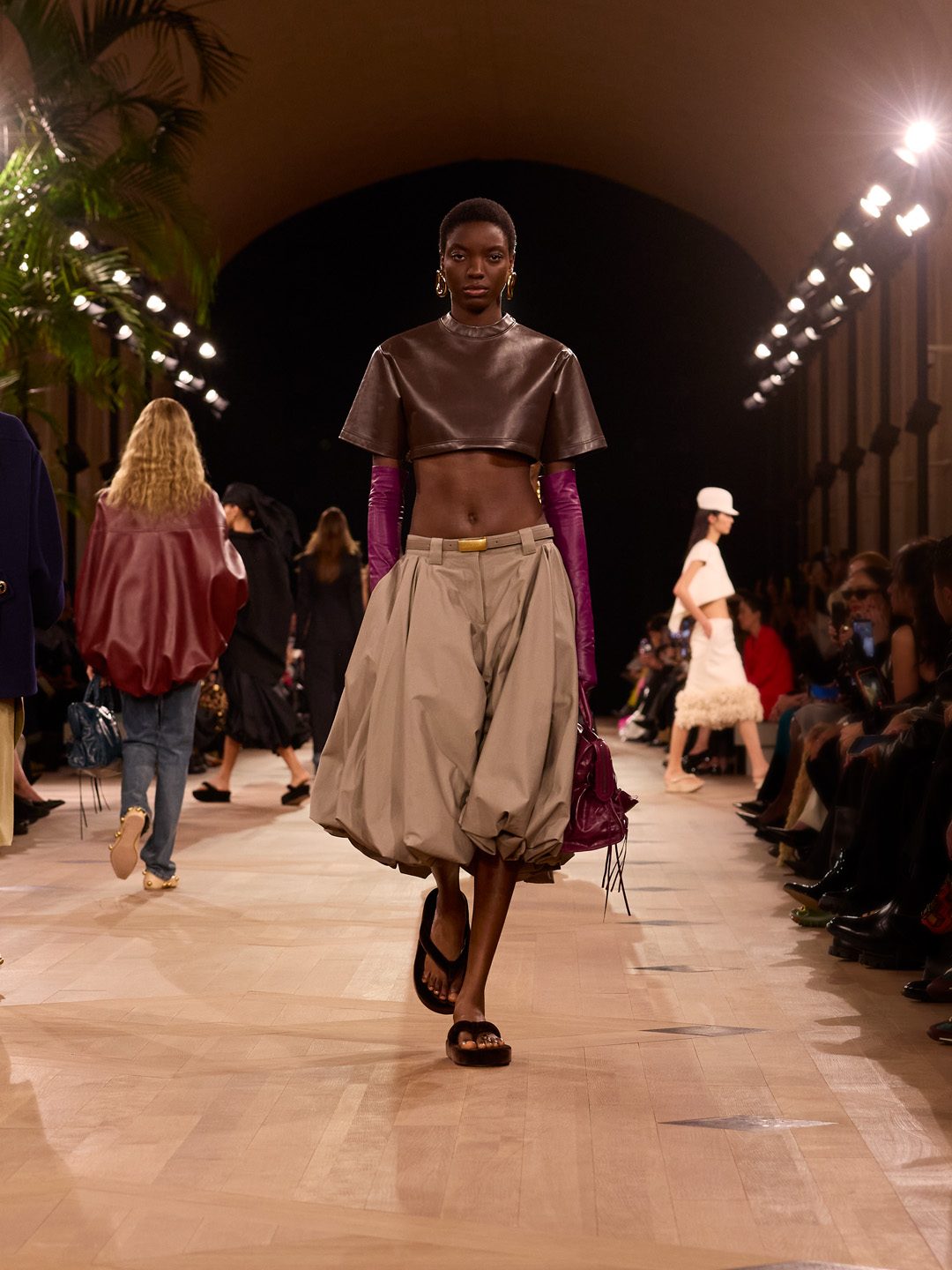BALENCIAGA SUMMER 26 LOOK IMAGES_BALENCIAGA SUMMER 26 LOOK 43_AMA
