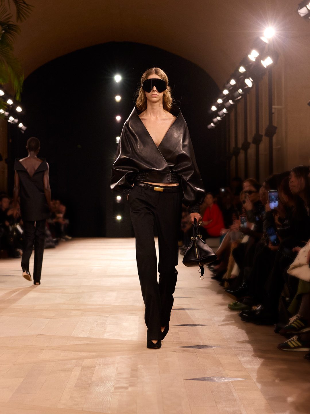 BALENCIAGA SUMMER 26 LOOK IMAGES_BALENCIAGA SUMMER 26 LOOK 4_LIEKE (1)