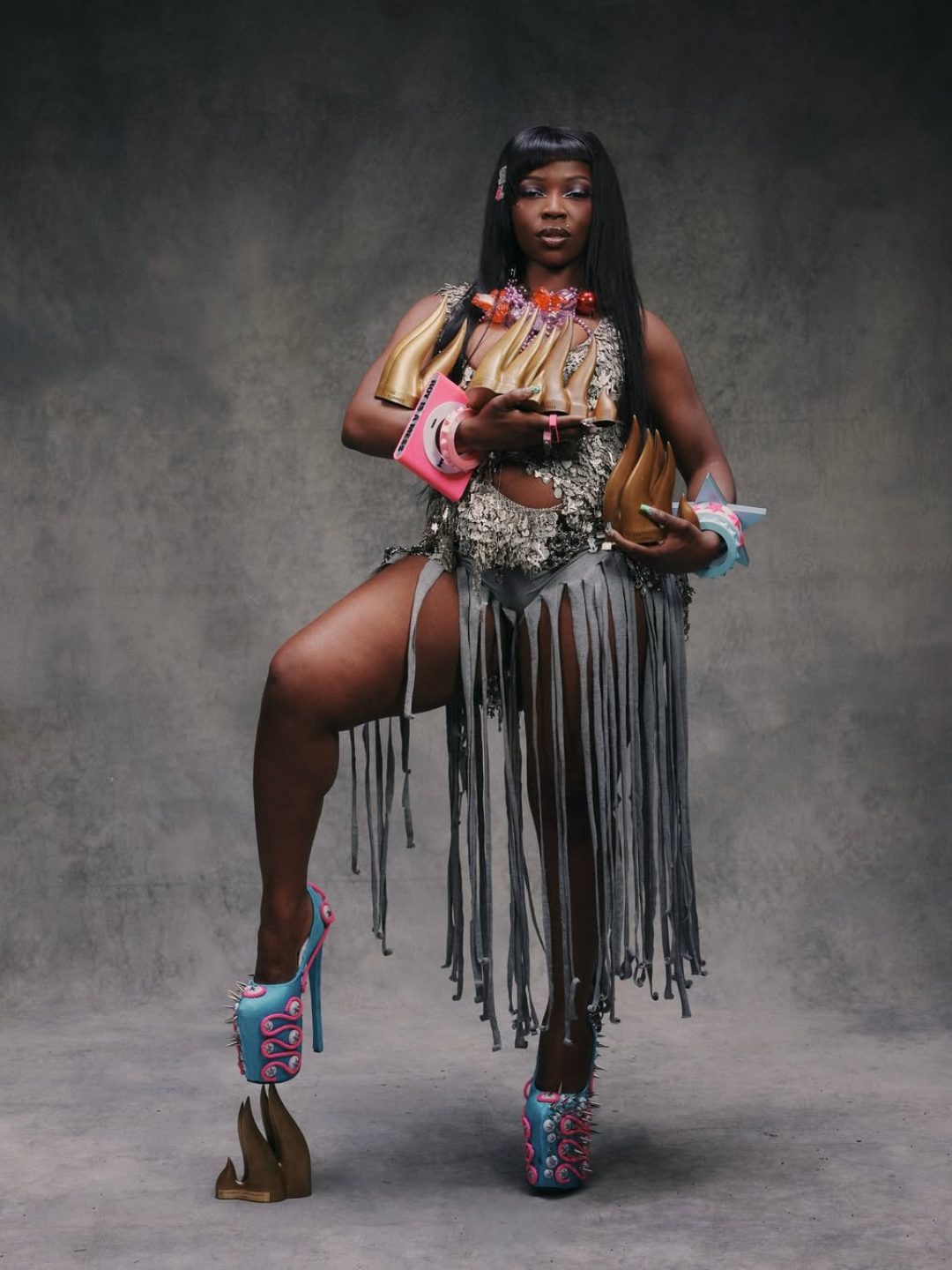 Boss lady et les joyaux de sa couronne. @theodorabosslady et ses cinq Flammes du soir, notamment (1)