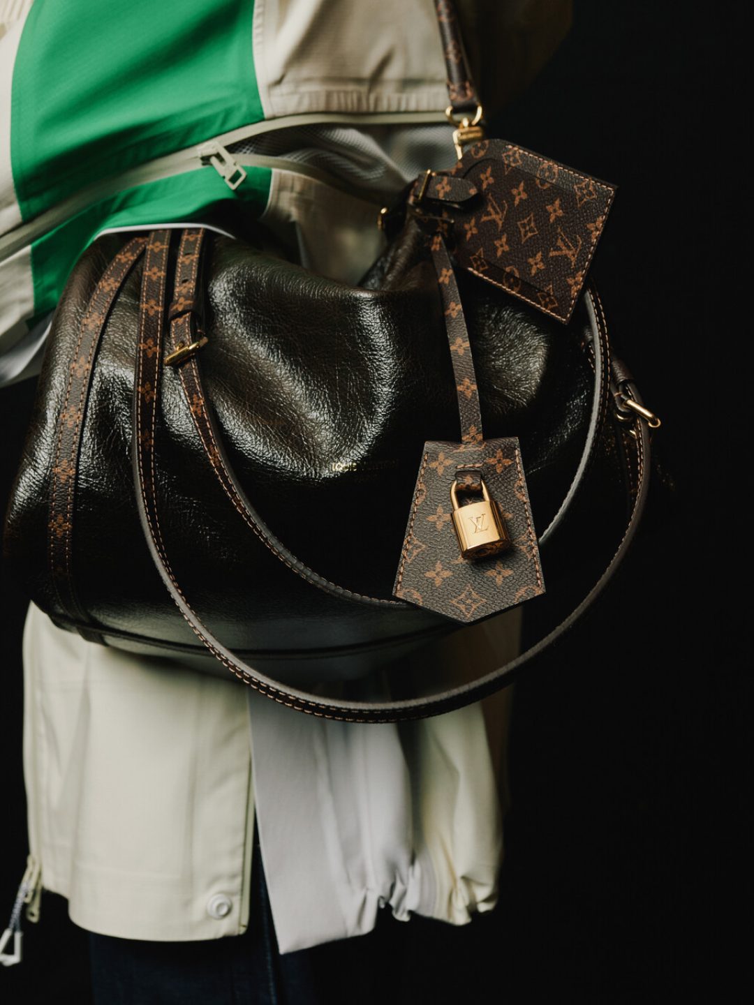 EXPRESS bag from FW 25 show -Courtesy of Louis Vuitton 1
