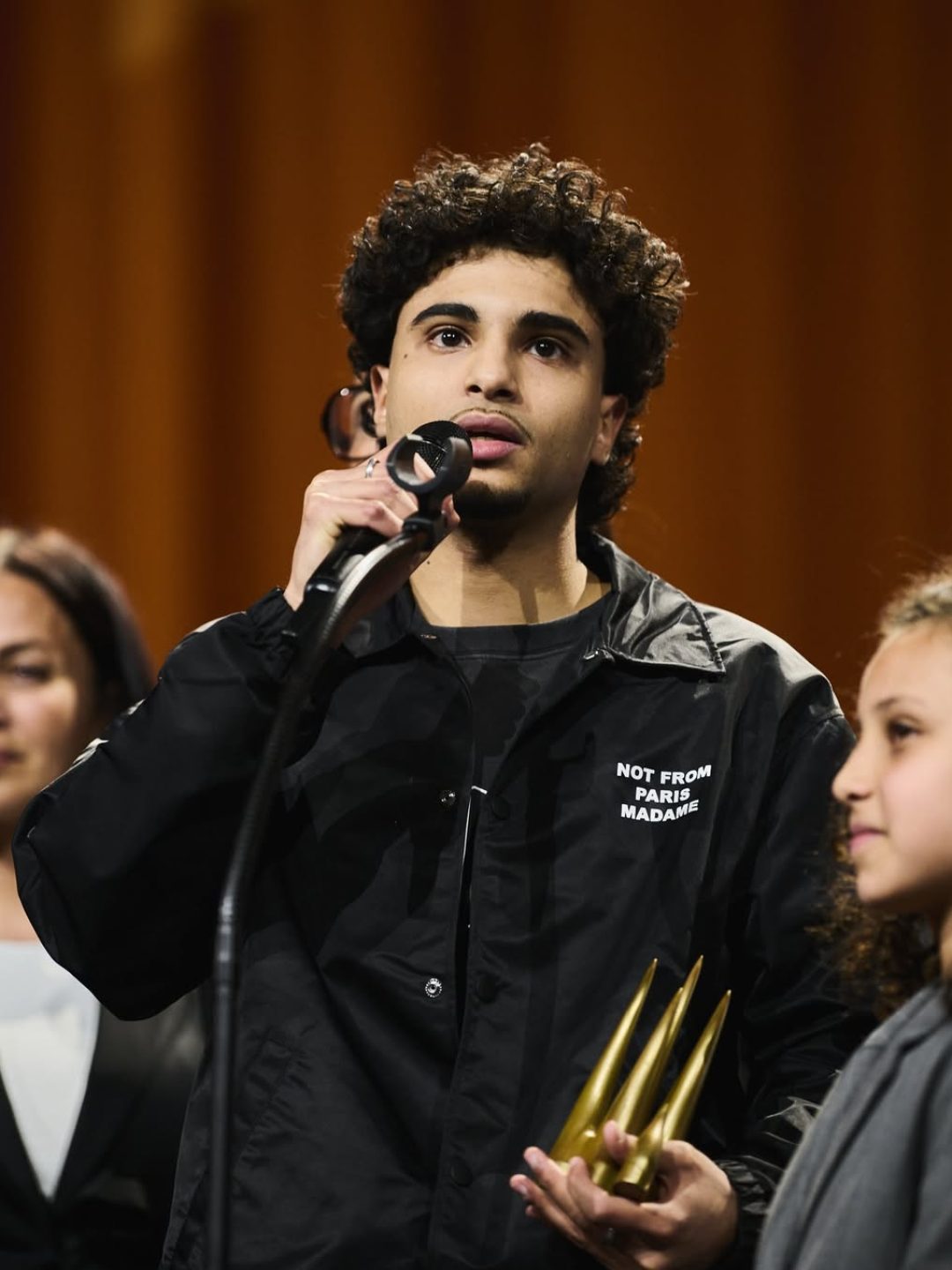 Engagés. Sefyu, @banlieues_climat et @ferisbarkat remportent la Flamme de lEngagement Social.