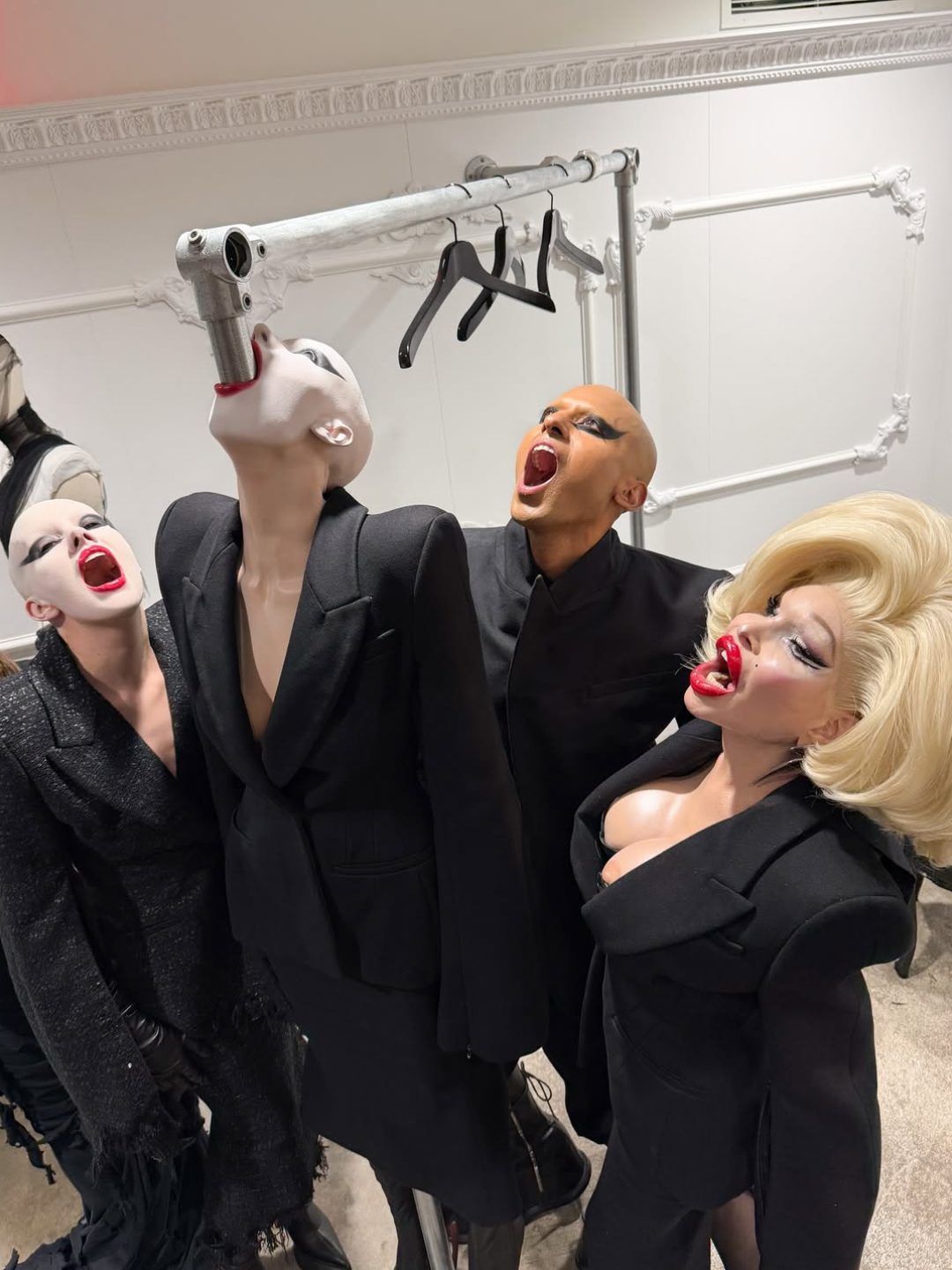 Gag Rack (1)