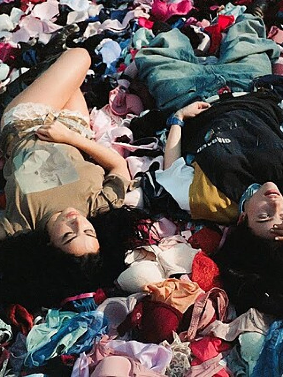 HOS8c3256f84b_charlixcx