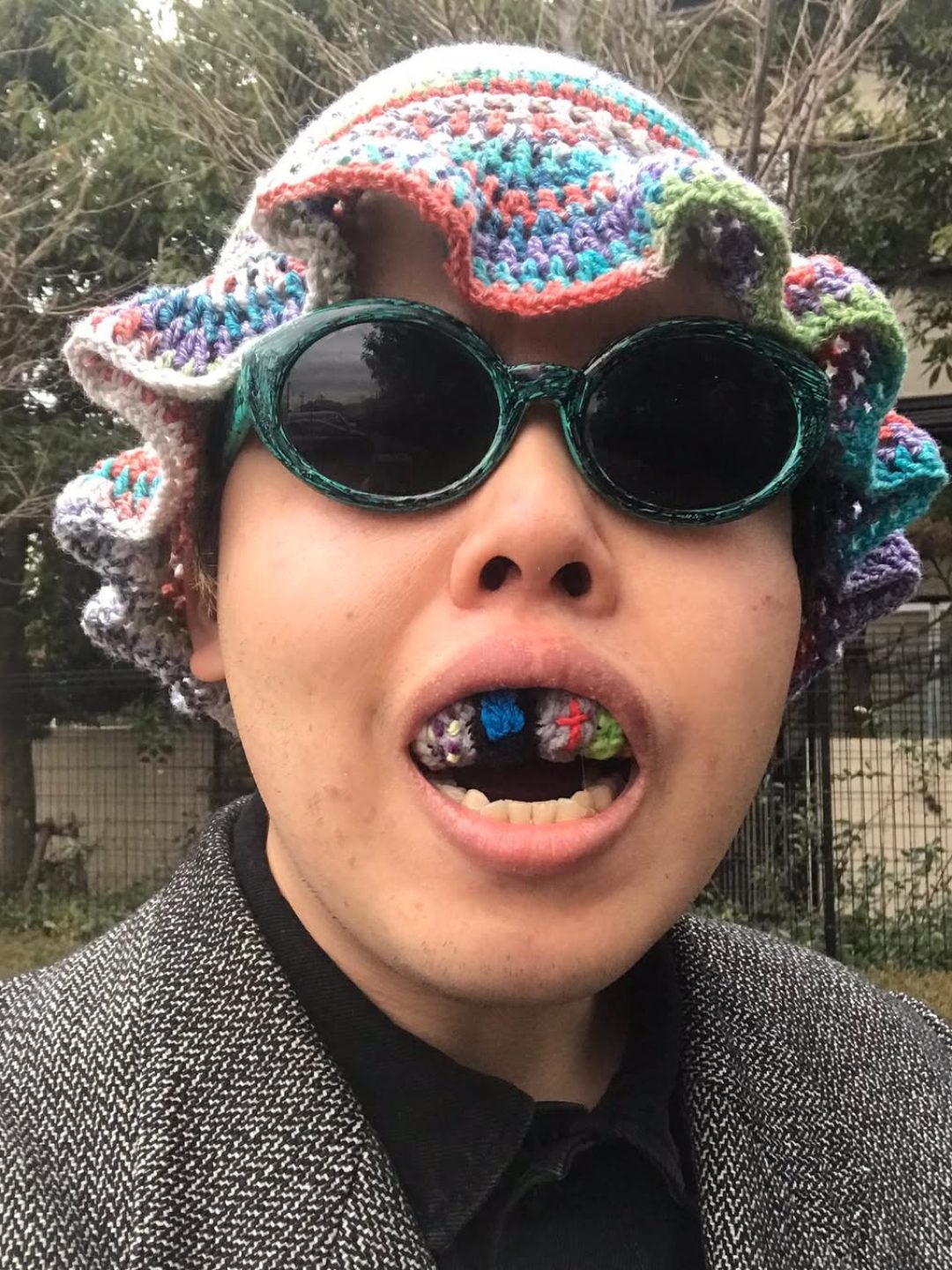 Hand Knitted Grills手編みのグリルズ