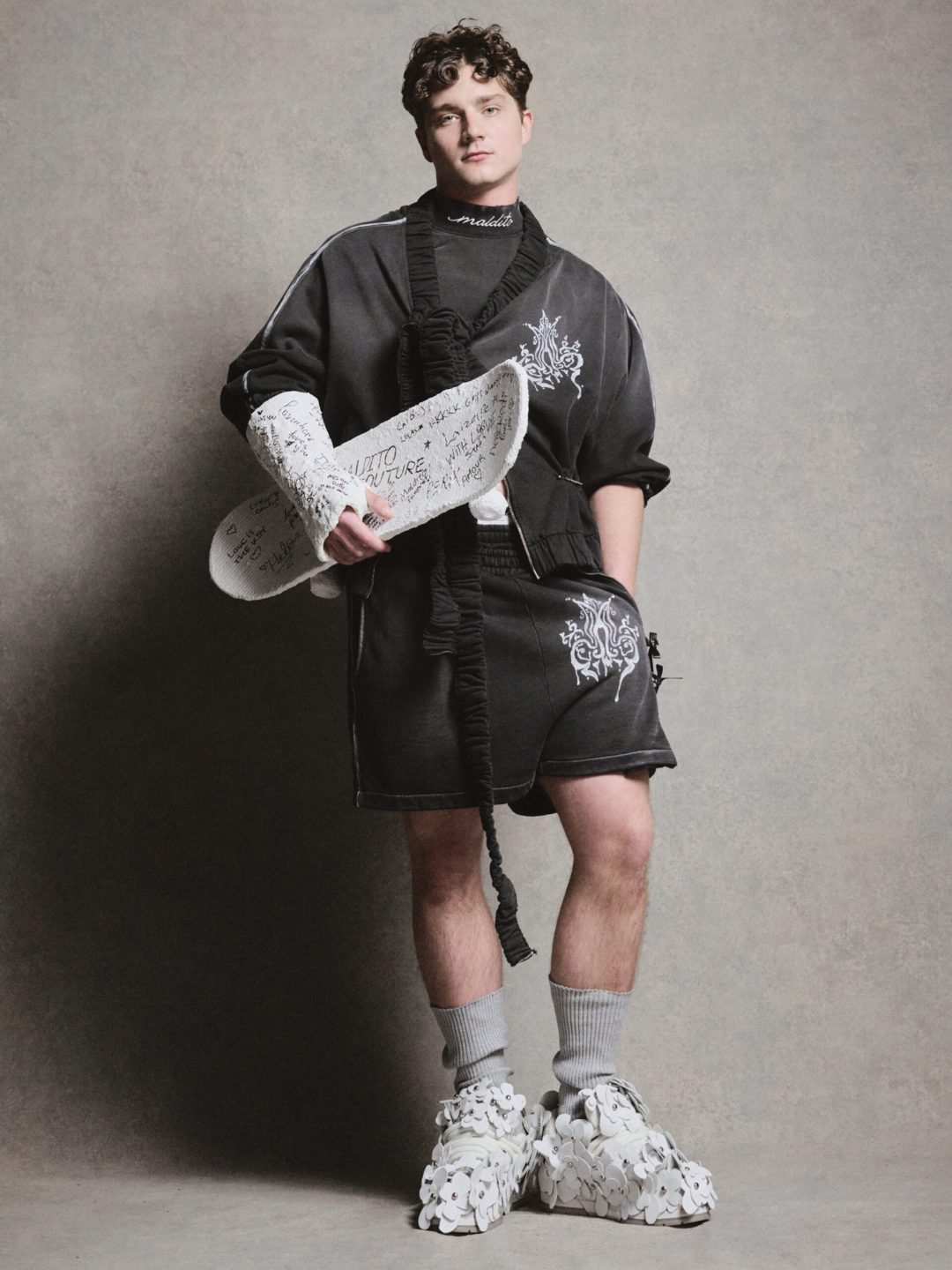 Look02