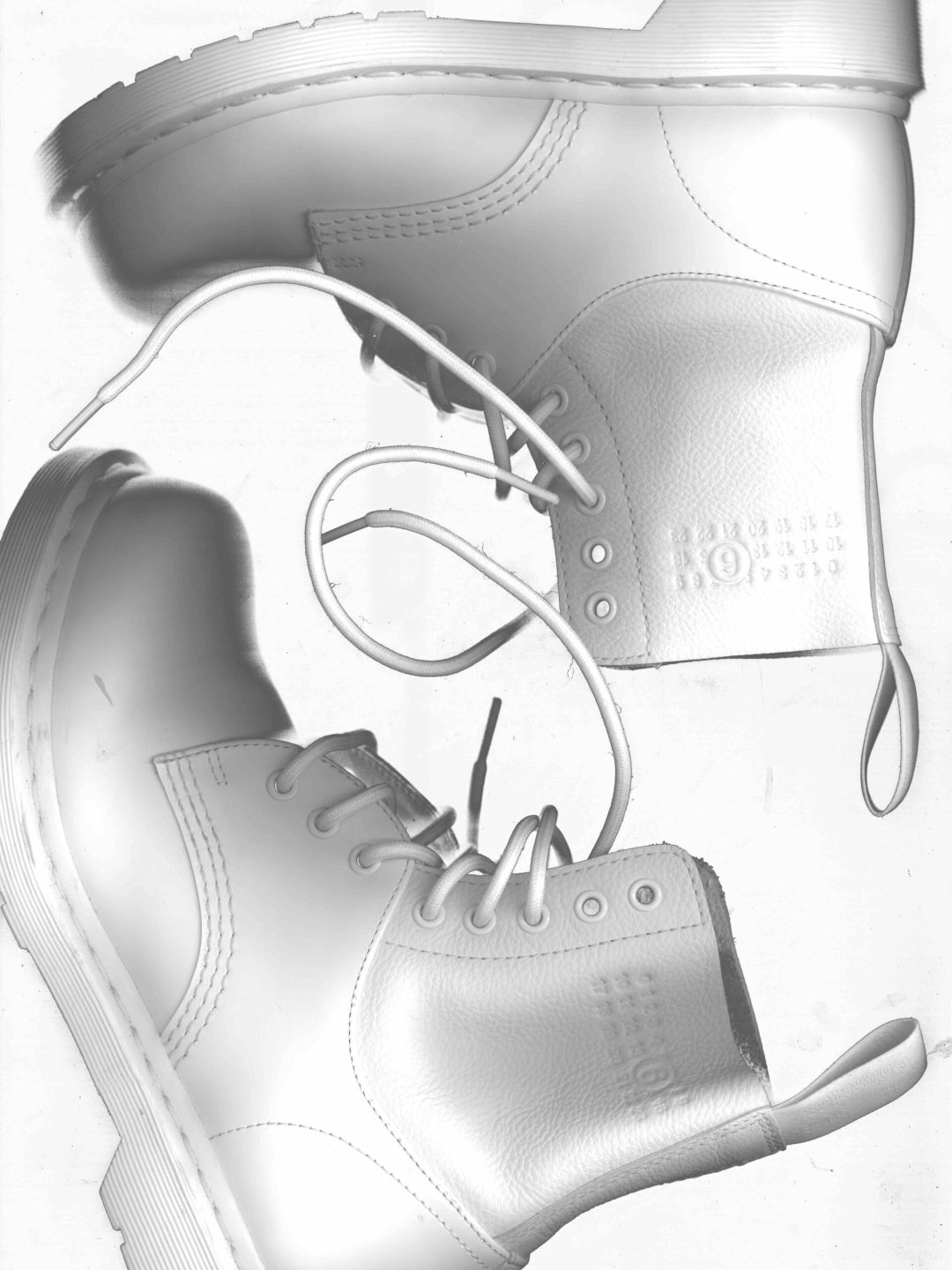 MM6_DR_MARTENS_NO-LOGO_3_4_3