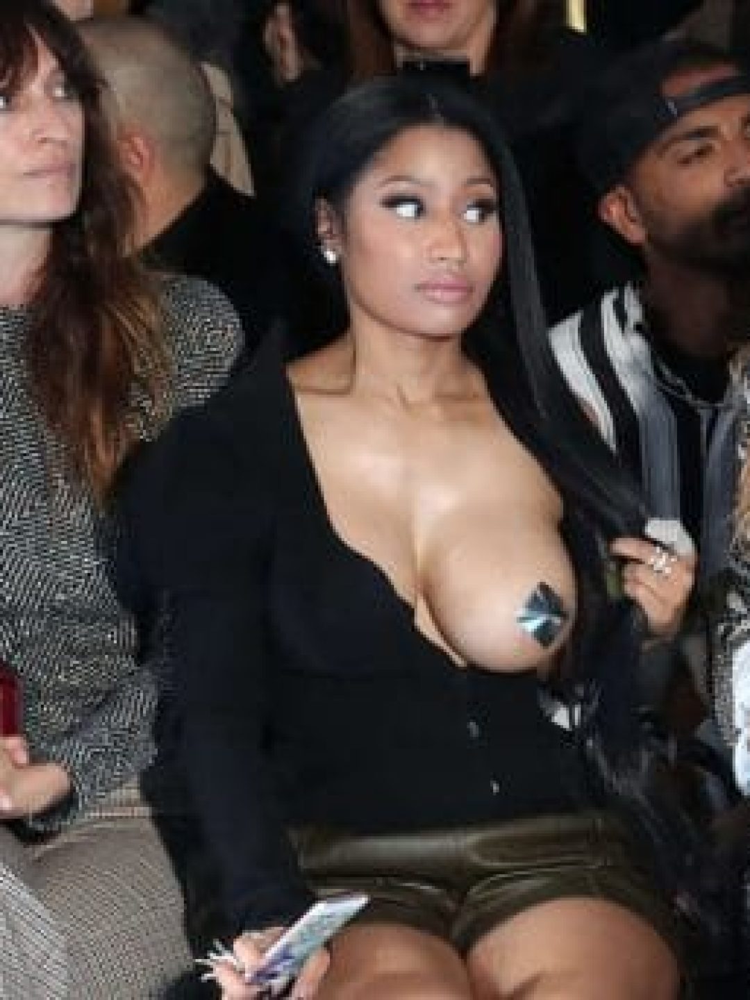 Magazine_Antidote_frontrow2