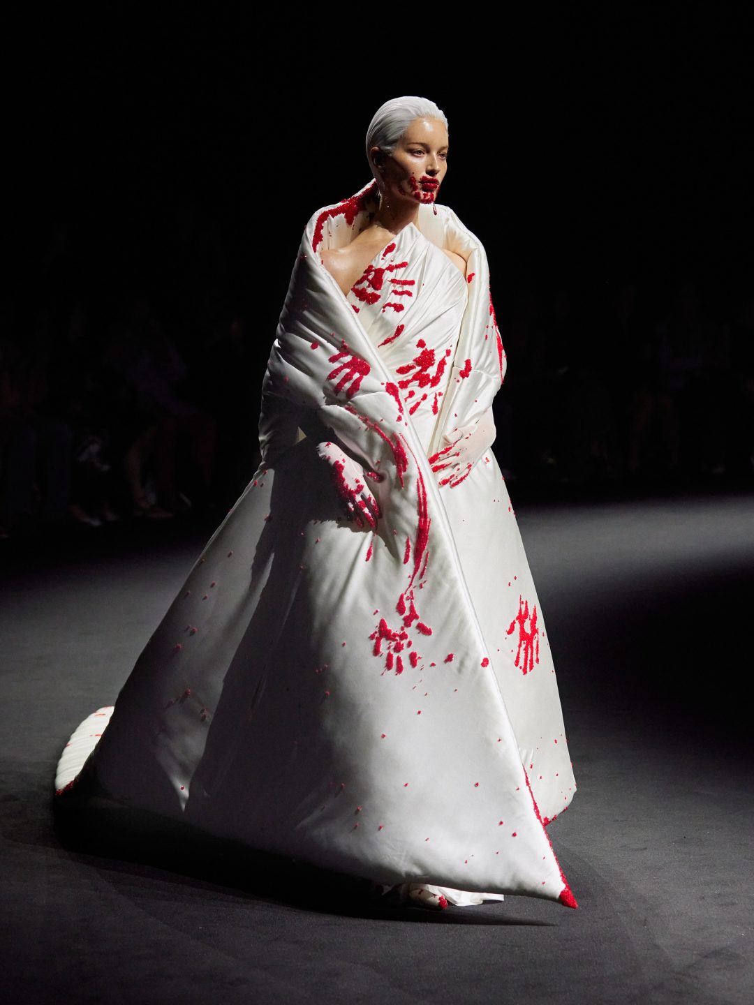 Robert Wun_fw25_runway_IG_look01