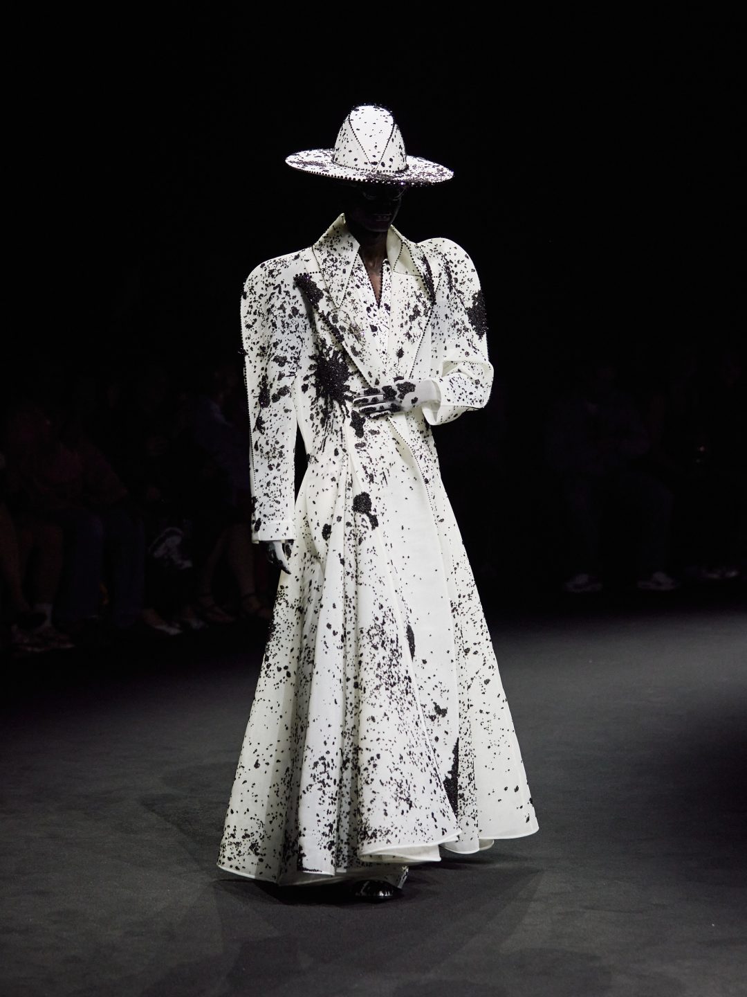 Robert Wun_fw25_runway_IG_look05
