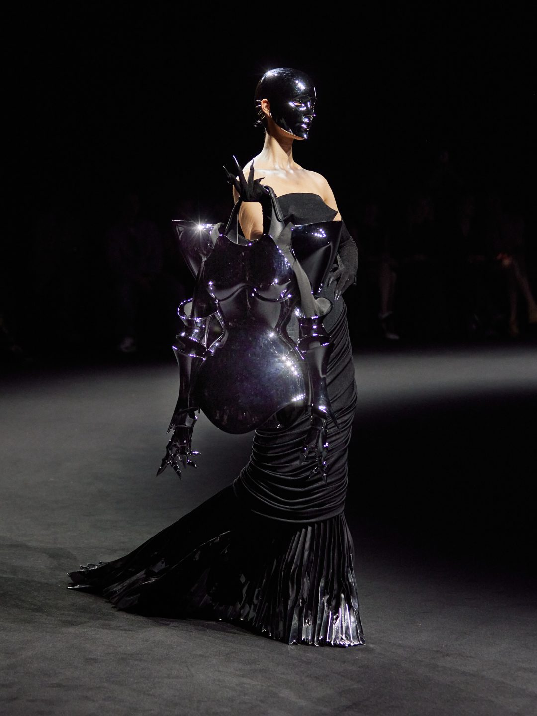 Robert Wun_fw25_runway_IG_look19