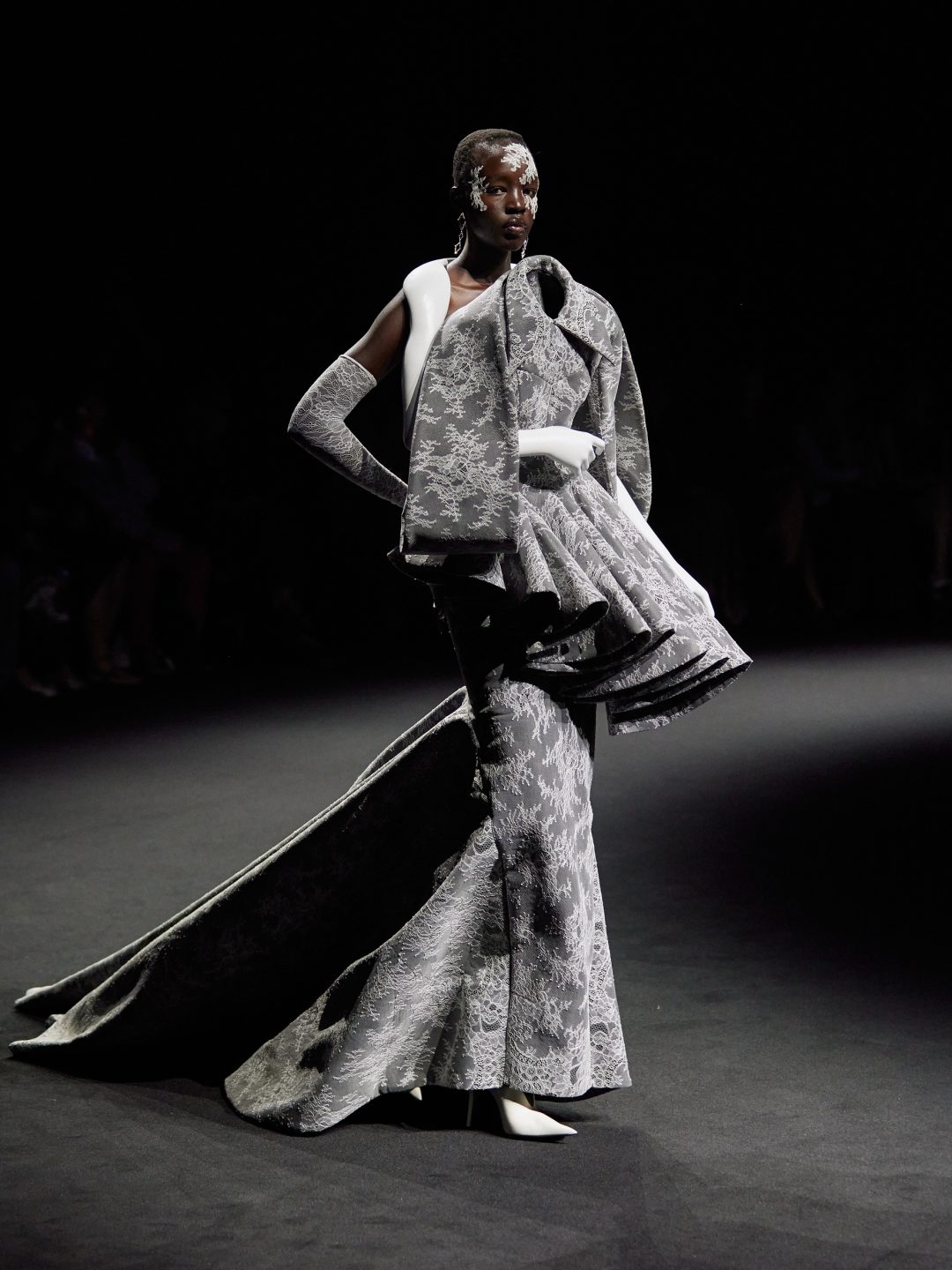 Robert Wun_fw25_runway_IG_look22