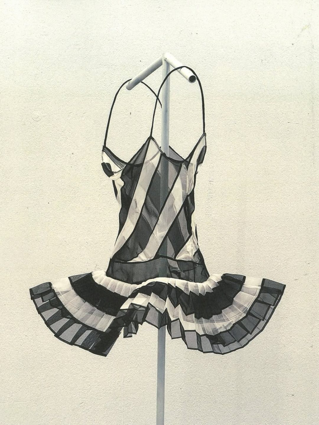 Silkorganzaandchiffonsetandtrenchcoatmadewithorganzafromgruppocinquefabricsdesig