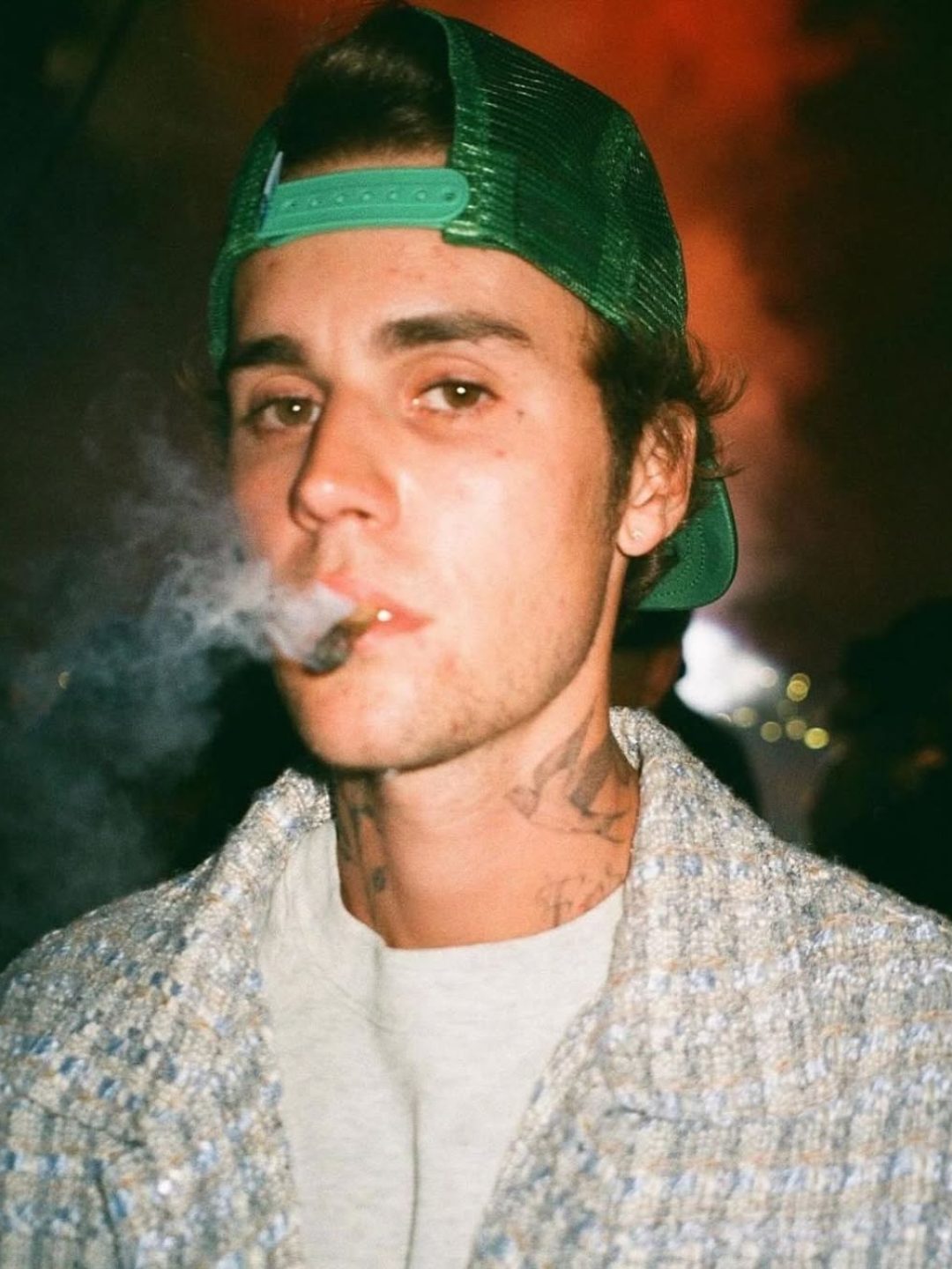 THOUGHTS! JUSTIN BIEBER IS RELEASING THIS STONER FRIENDLY PHONE CASE AS PART OF HIS SKYLRK BRAND ••Follow @streetwear.stockmarket for more content!