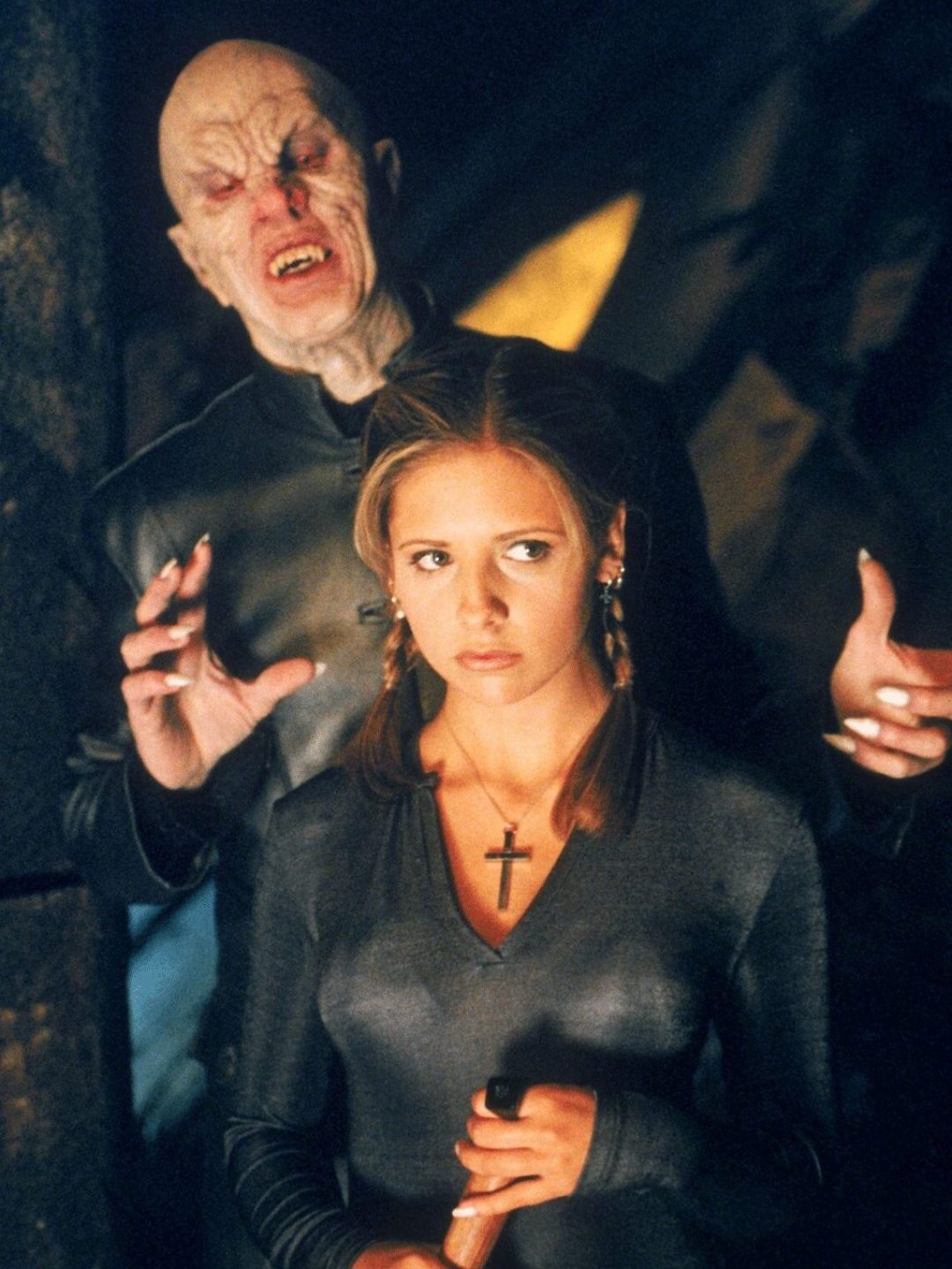 sarah-michelle-gellar-buffy-contre-les-vampires-serie-culte